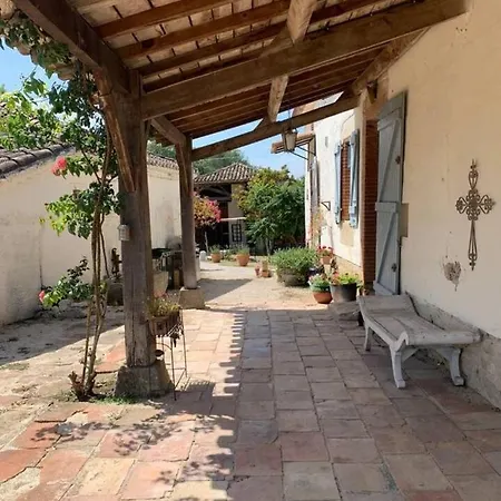 Stunning Views In Rural Tranquil Setting *